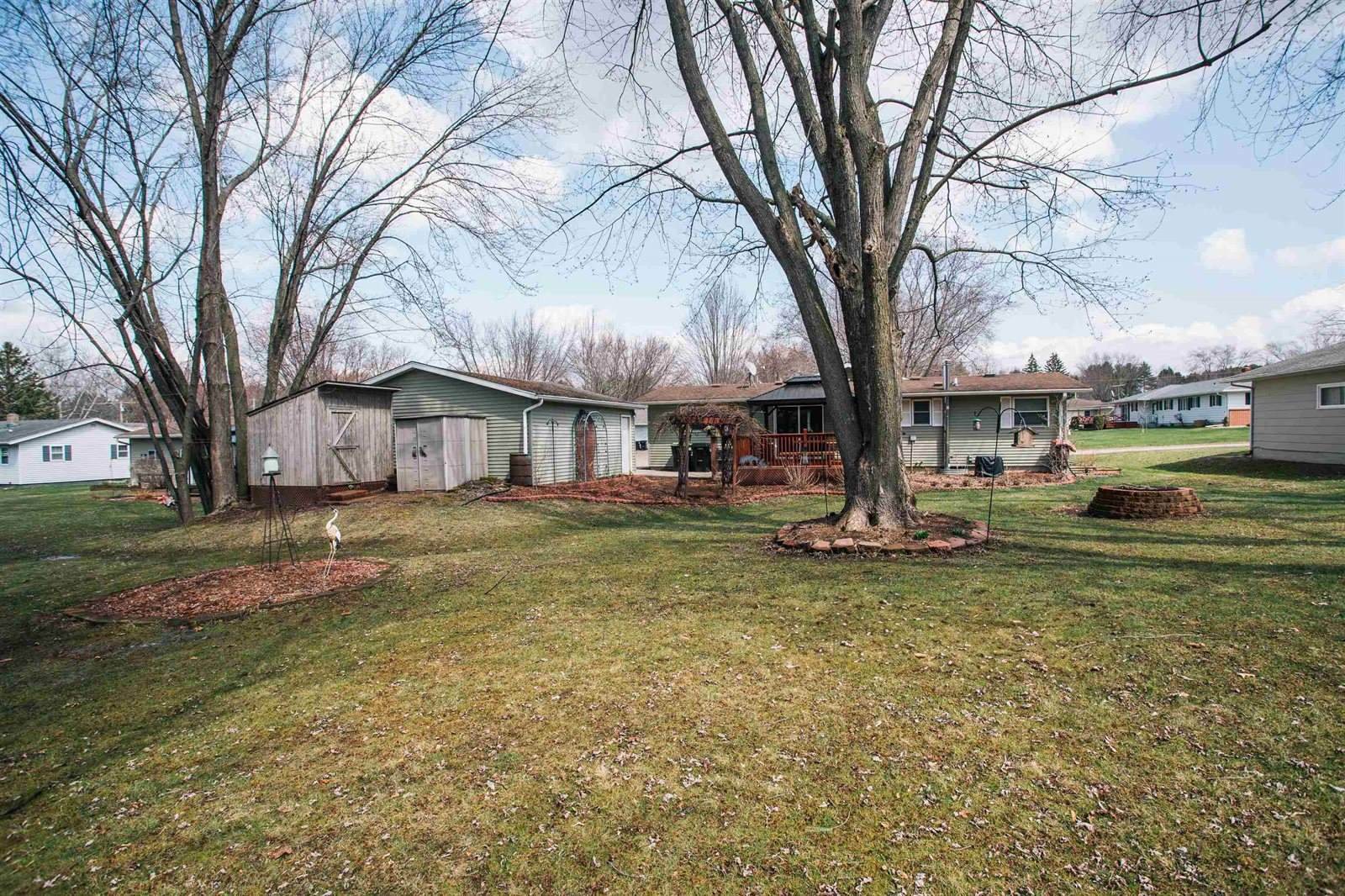 209 N Eaton Avenue, Greenwood, WI 54437