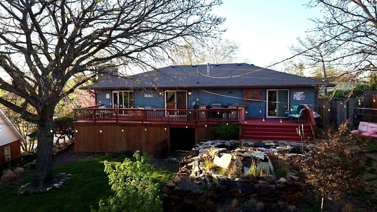 1926 Starlight Dr, Salina, KS 67401