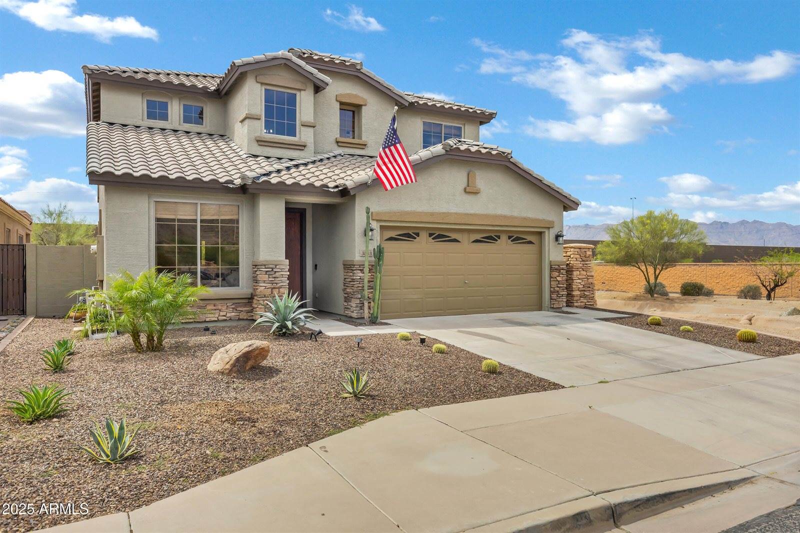 3033 West Redwood Lane, Phoenix, AZ 85045