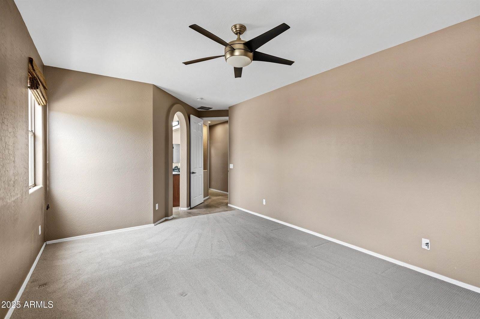 3033 West Redwood Lane, Phoenix, AZ 85045