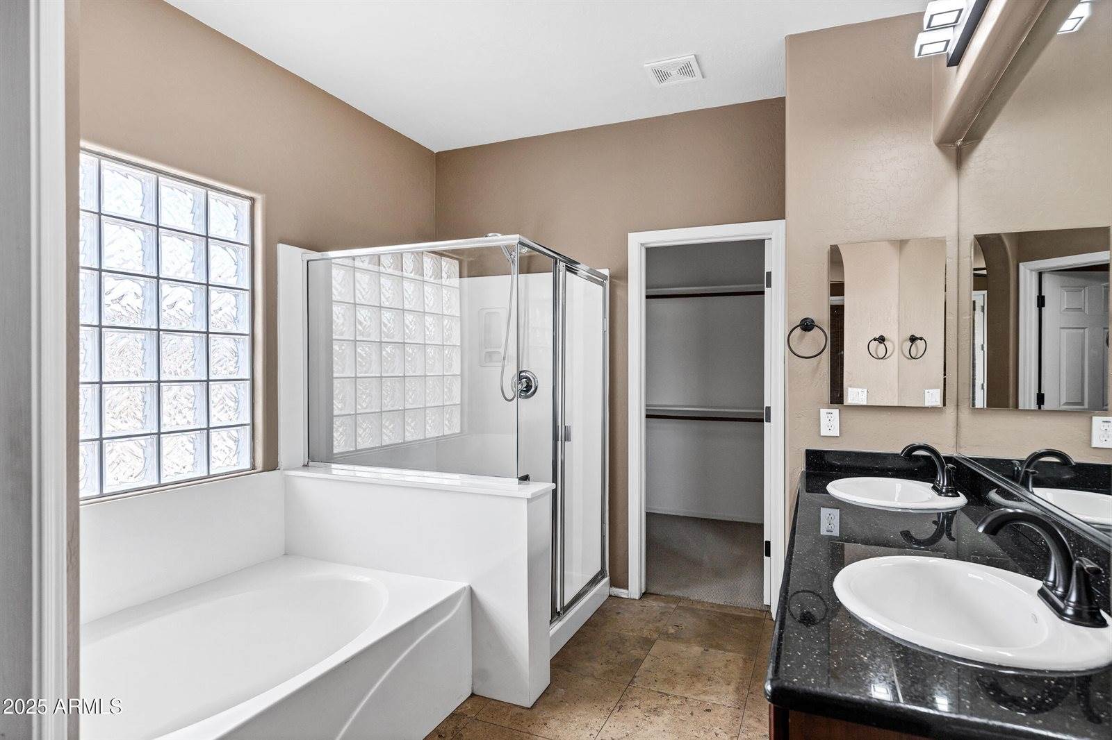 3033 West Redwood Lane, Phoenix, AZ 85045