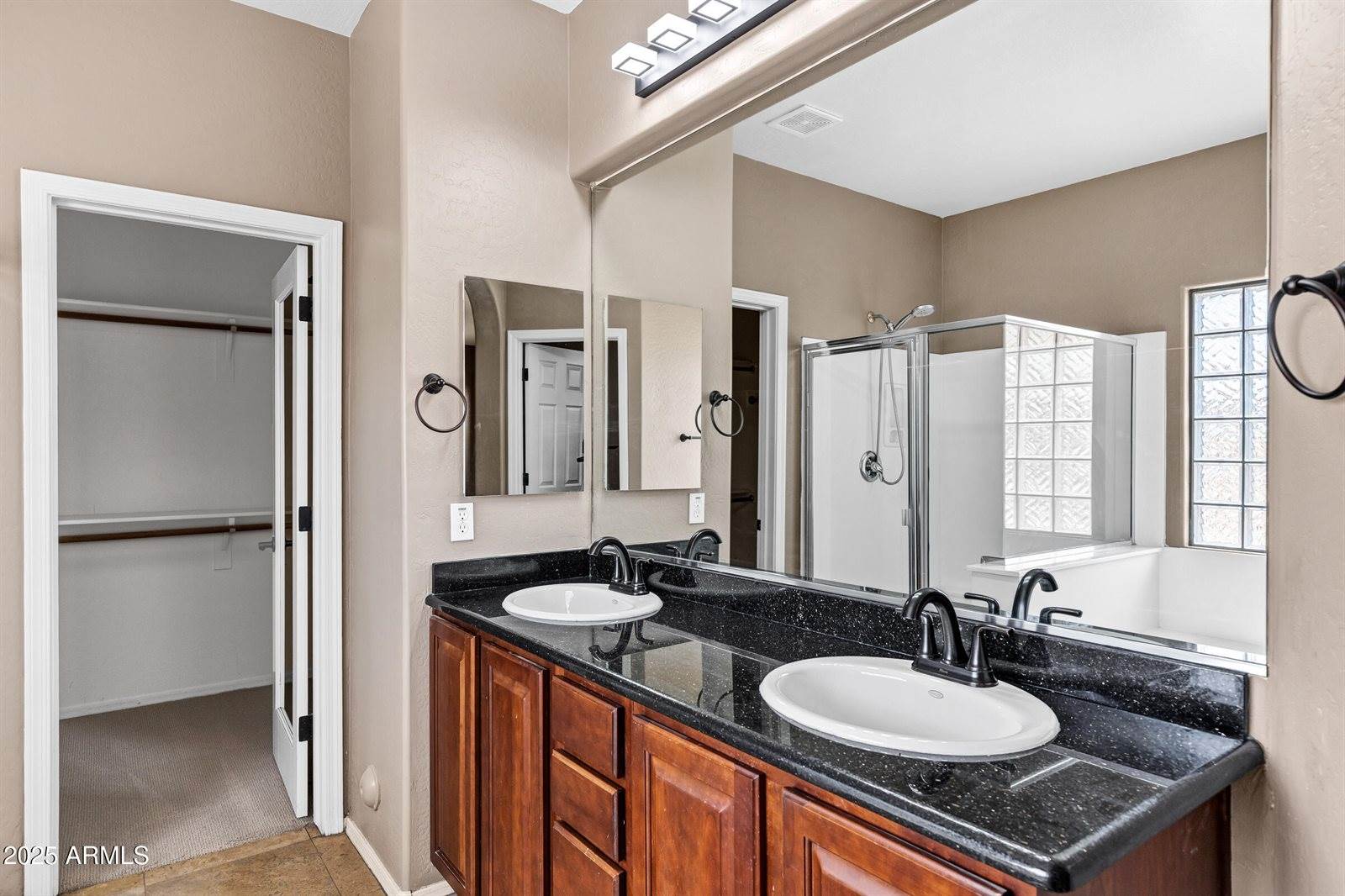 3033 West Redwood Lane, Phoenix, AZ 85045