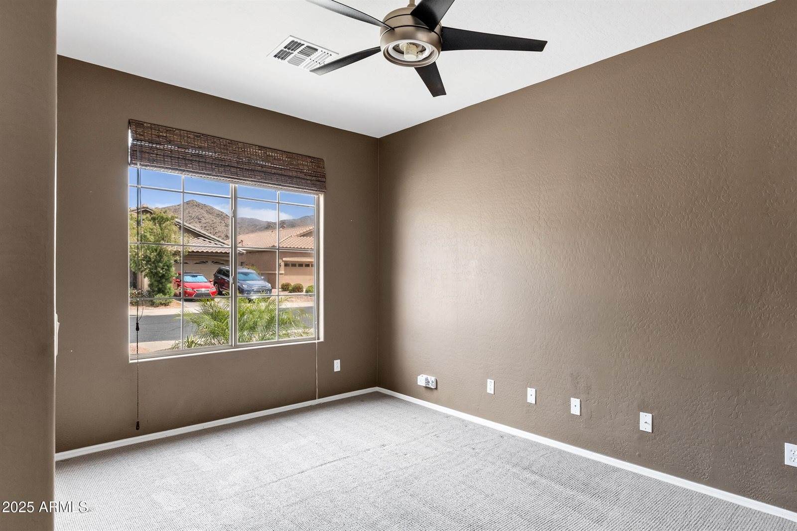 3033 West Redwood Lane, Phoenix, AZ 85045