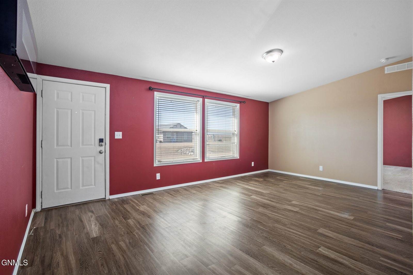 5611 Stoneview Avenue, Williston, ND 58801