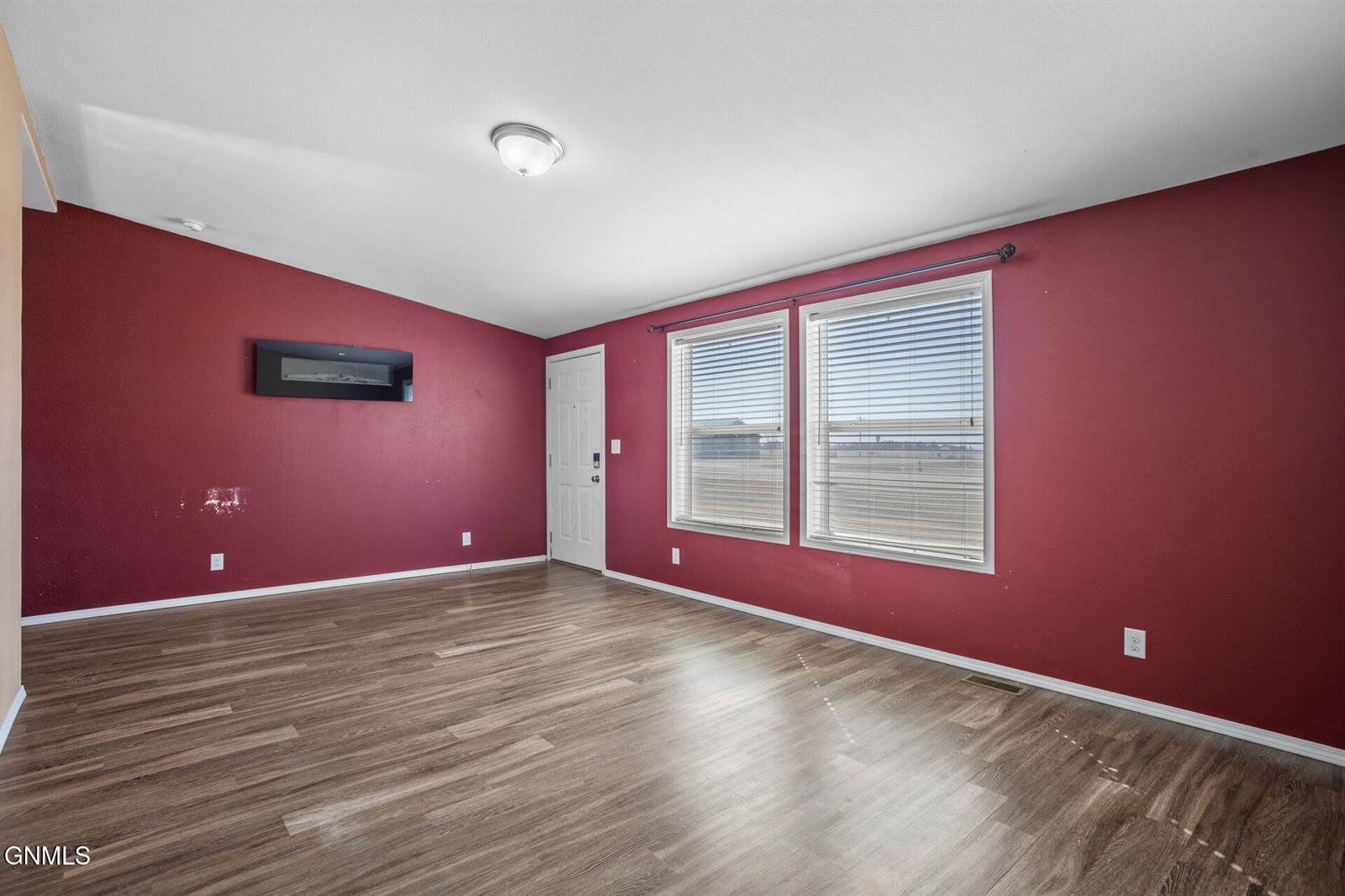 5611 Stoneview Avenue, Williston, ND 58801