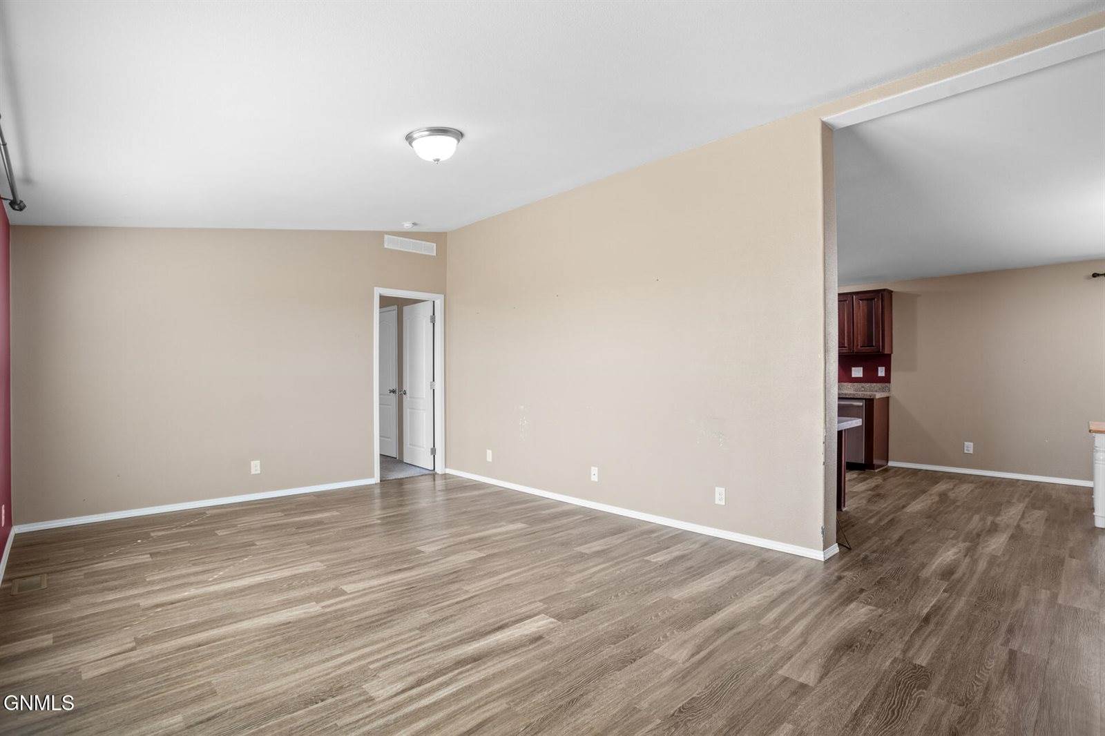 5611 Stoneview Avenue, Williston, ND 58801