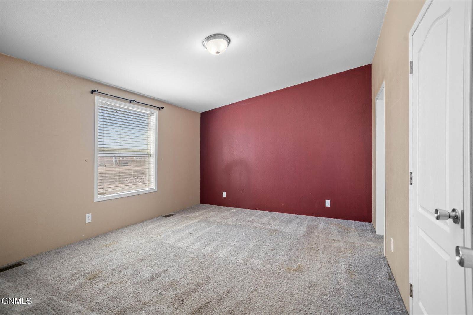 5611 Stoneview Avenue, Williston, ND 58801