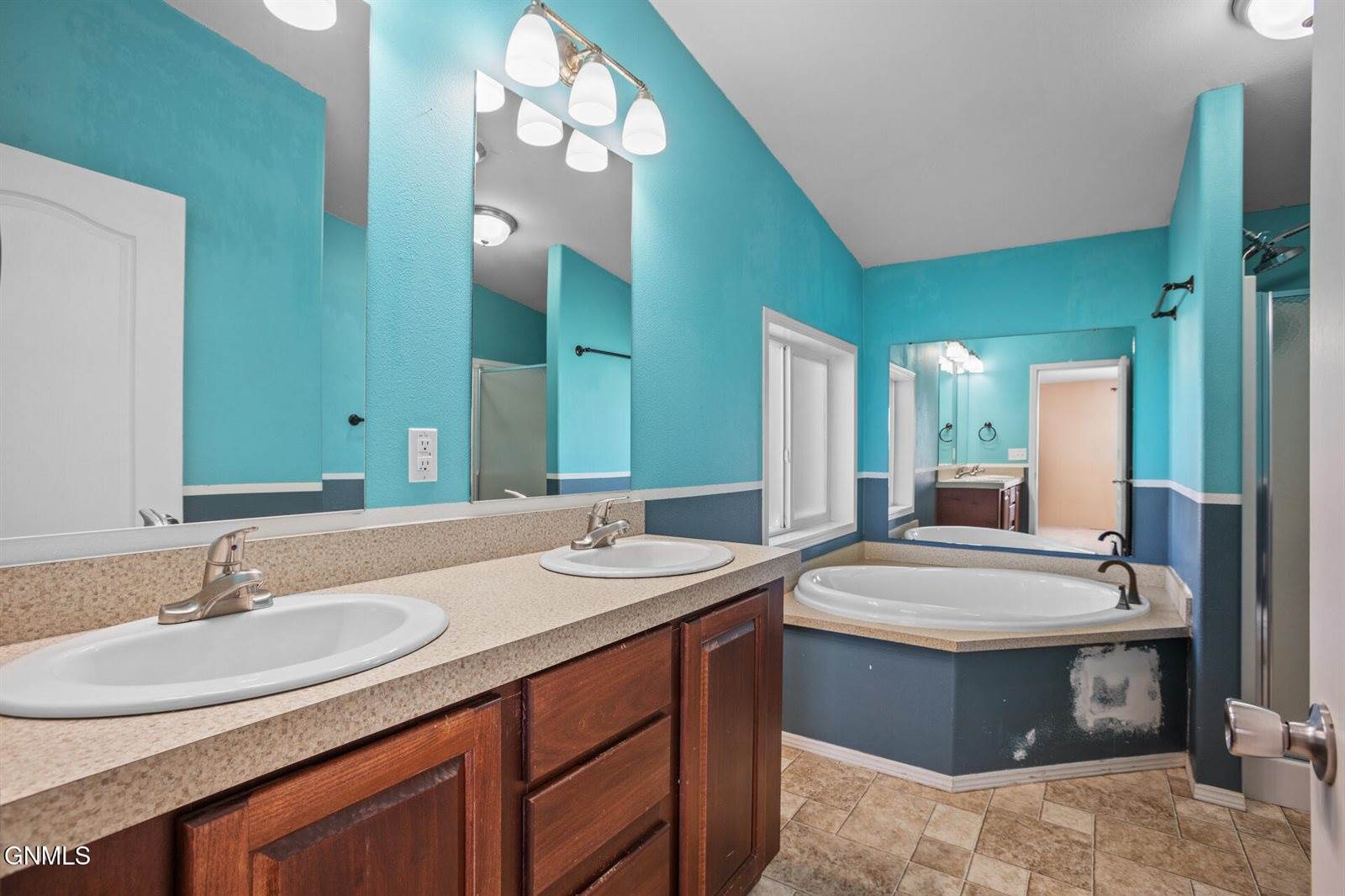 5611 Stoneview Avenue, Williston, ND 58801