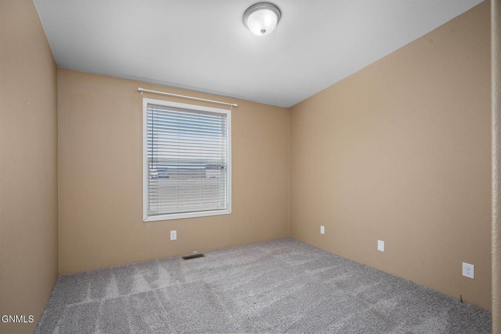 5611 Stoneview Avenue, Williston, ND 58801