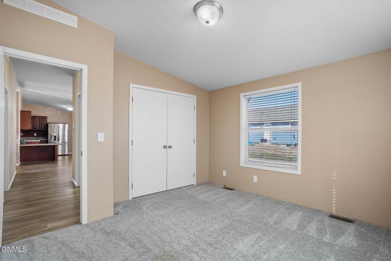 5611 Stoneview Avenue, Williston, ND 58801