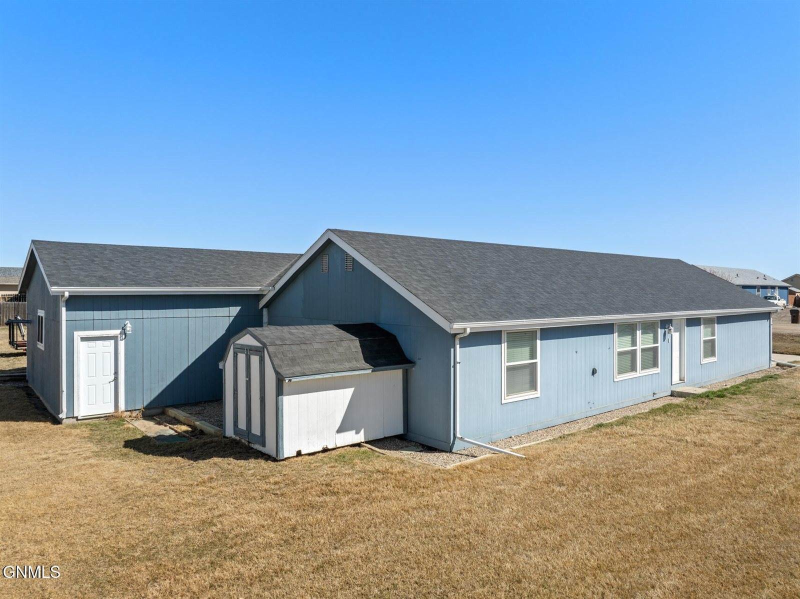 5611 Stoneview Avenue, Williston, ND 58801