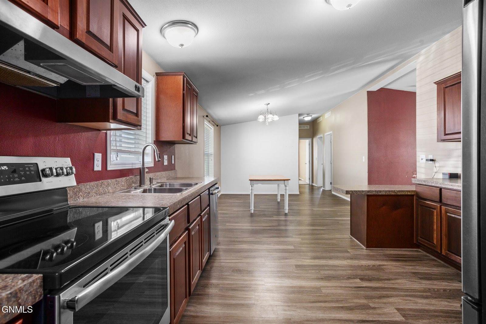 5611 Stoneview Avenue, Williston, ND 58801