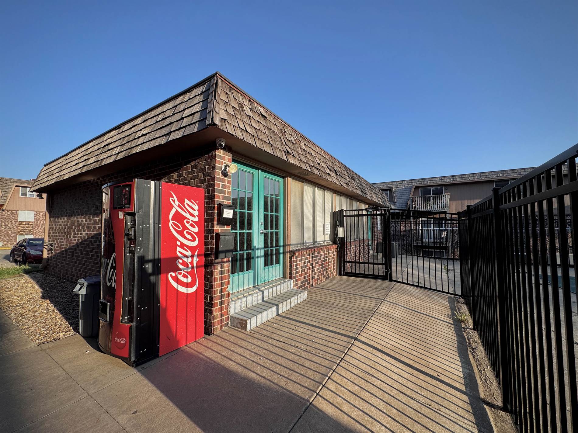 2319 SW Briarwood PLZ, Topeka, KS 66611