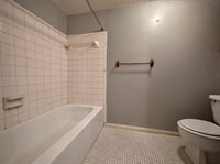 2319 SW Briarwood PLZ, Topeka, KS 66611