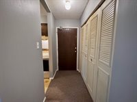 2319 SW Briarwood PLZ, Topeka, KS 66611