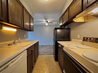 2319 SW Briarwood PLZ, Topeka, KS 66611