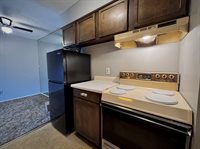 2319 SW Briarwood PLZ, Topeka, KS 66611