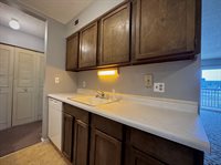 2319 SW Briarwood PLZ, Topeka, KS 66611