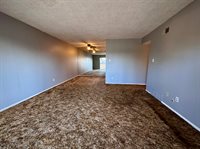 2319 SW Briarwood PLZ, Topeka, KS 66611