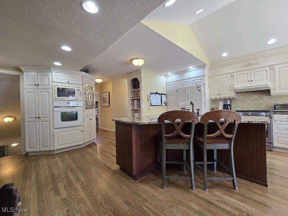 21375 Endsley Avenue, Rocky River, OH 44116