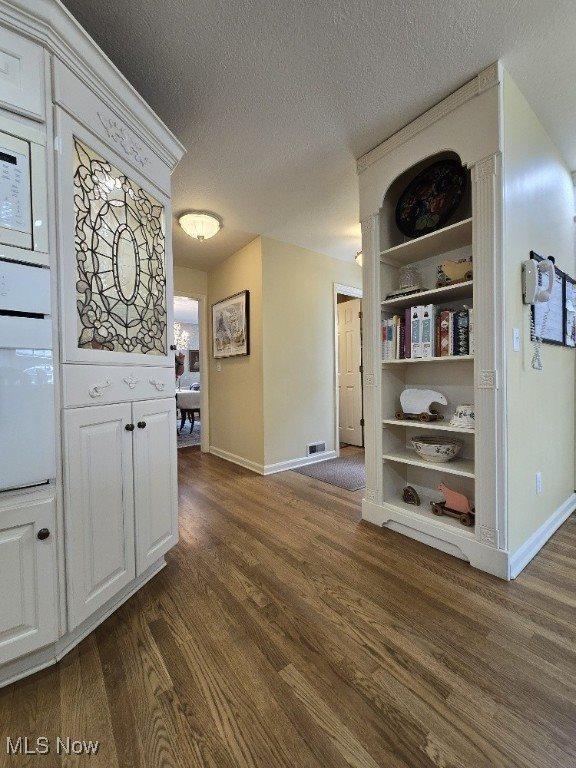 21375 Endsley Avenue, Rocky River, OH 44116