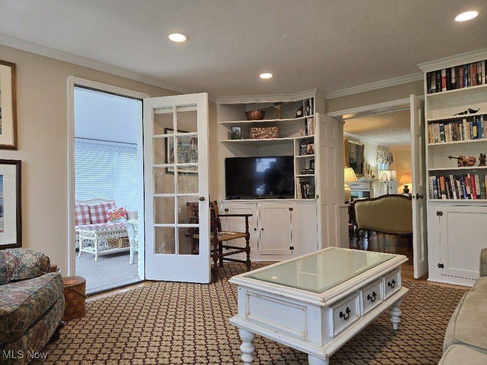 21375 Endsley Avenue, Rocky River, OH 44116