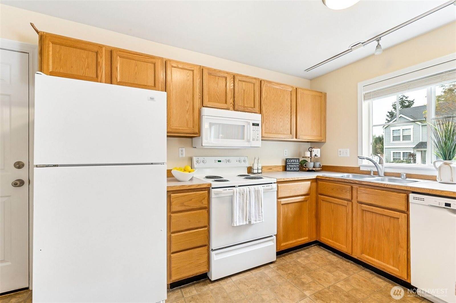 1946 McDonald Avenue, Dupont, WA 98327