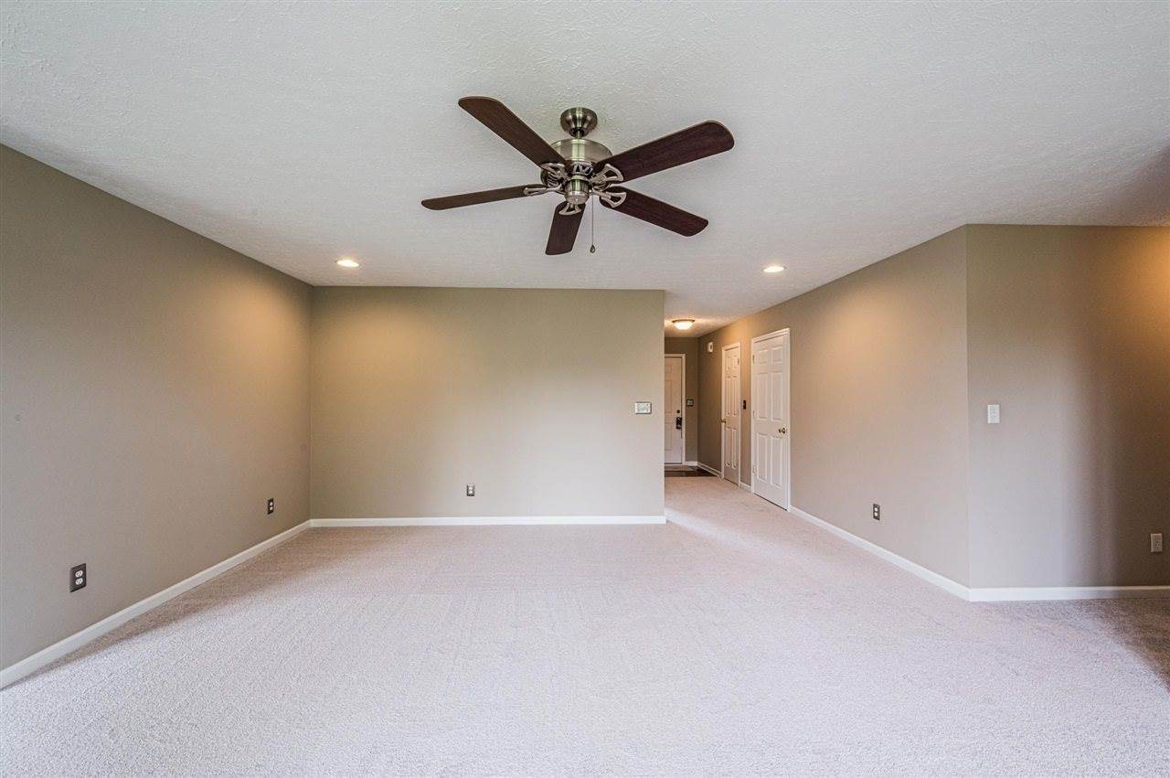 323 Turkey Run Drive, Bowling Green, KY 42101