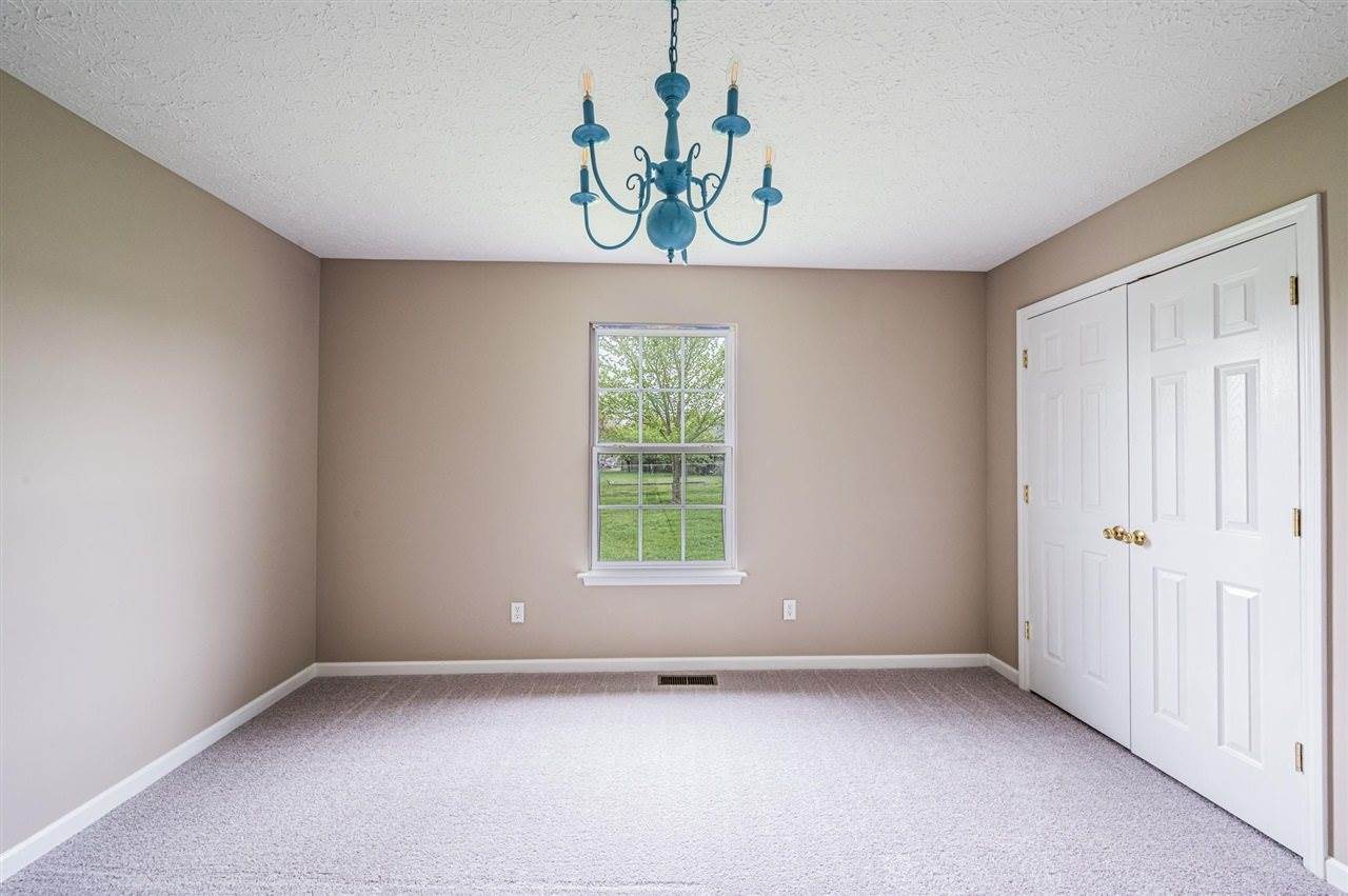 323 Turkey Run Drive, Bowling Green, KY 42101