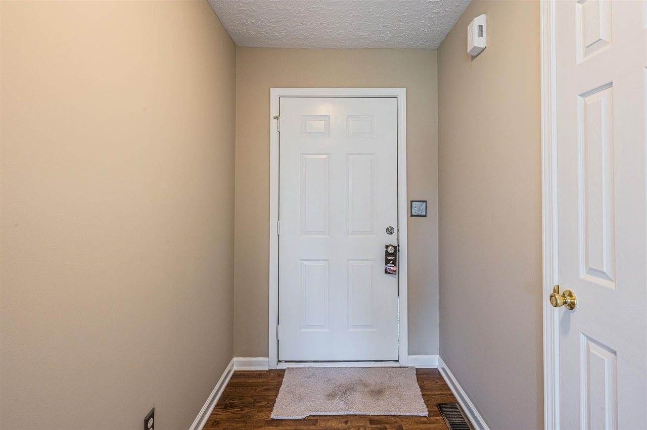 323 Turkey Run Drive, Bowling Green, KY 42101