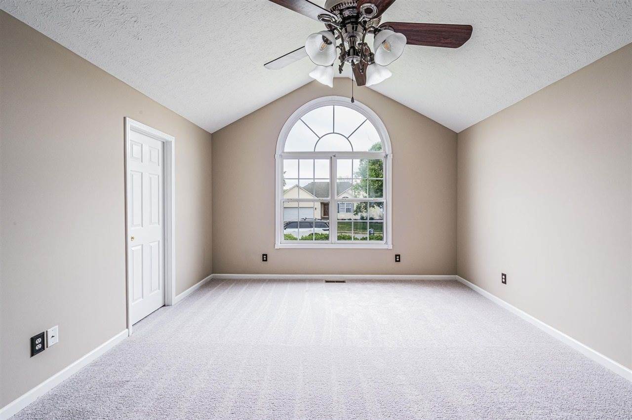 323 Turkey Run Drive, Bowling Green, KY 42101