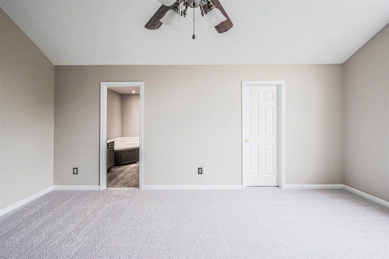 323 Turkey Run Drive, Bowling Green, KY 42101