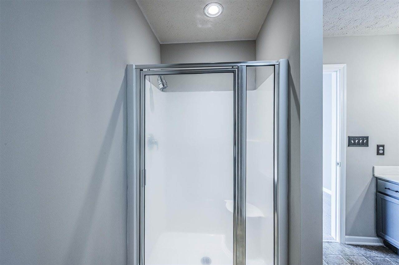 323 Turkey Run Drive, Bowling Green, KY 42101