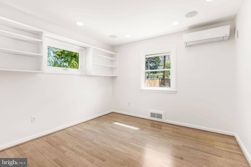 6923 Duke Drive, Alexandria, VA 22307