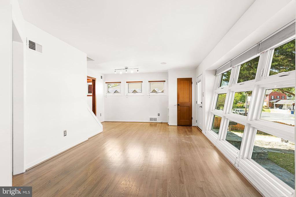 6923 Duke Drive, Alexandria, VA 22307