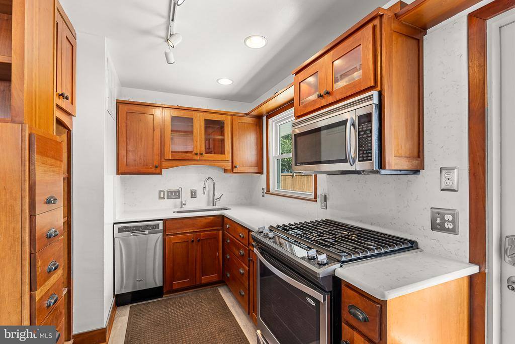 6923 Duke Drive, Alexandria, VA 22307