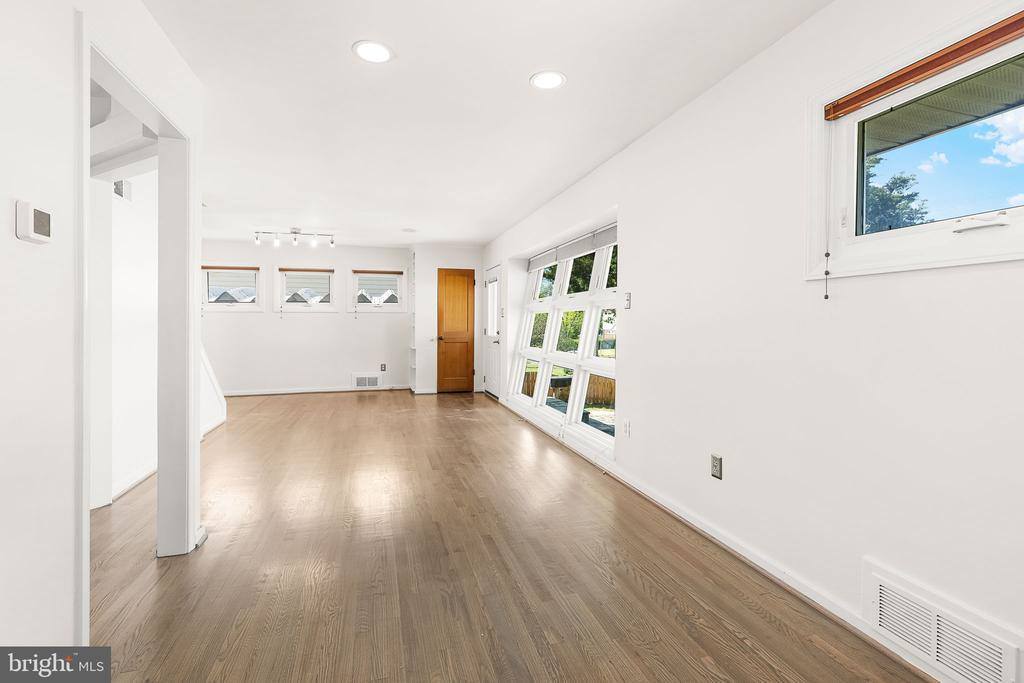 6923 Duke Drive, Alexandria, VA 22307