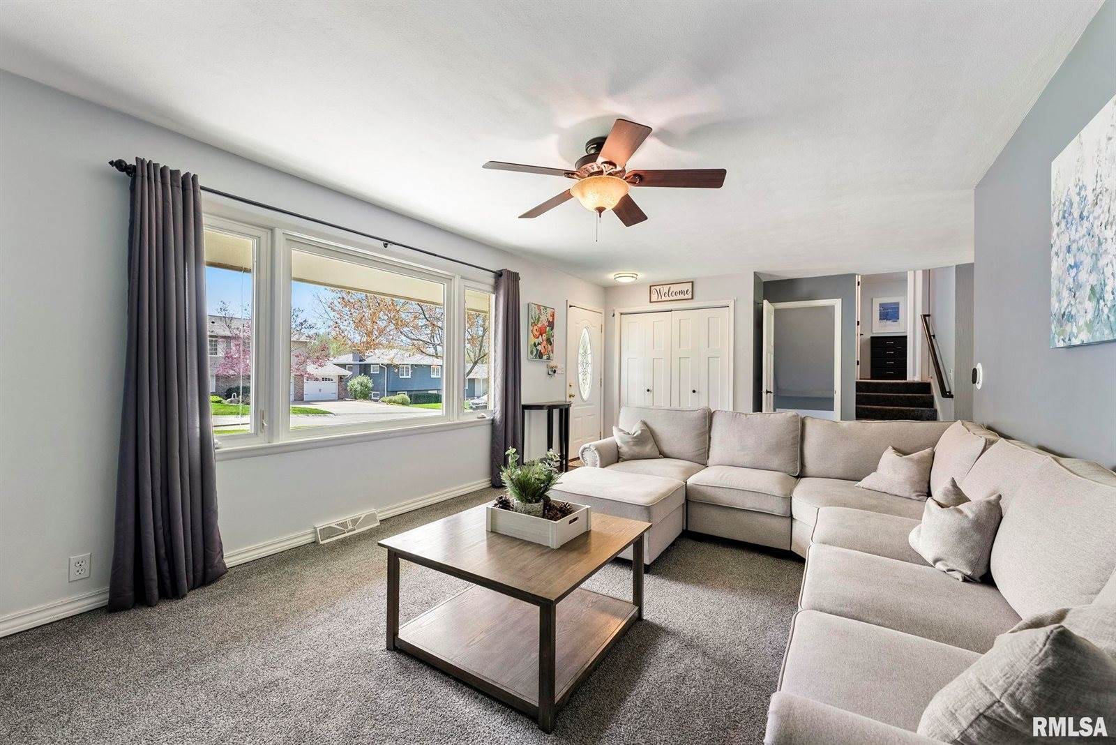 1524 Hickory Lane, Bettendorf, IA 52722