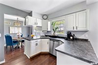 1524 Hickory Lane, Bettendorf, IA 52722