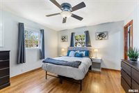 1524 Hickory Lane, Bettendorf, IA 52722