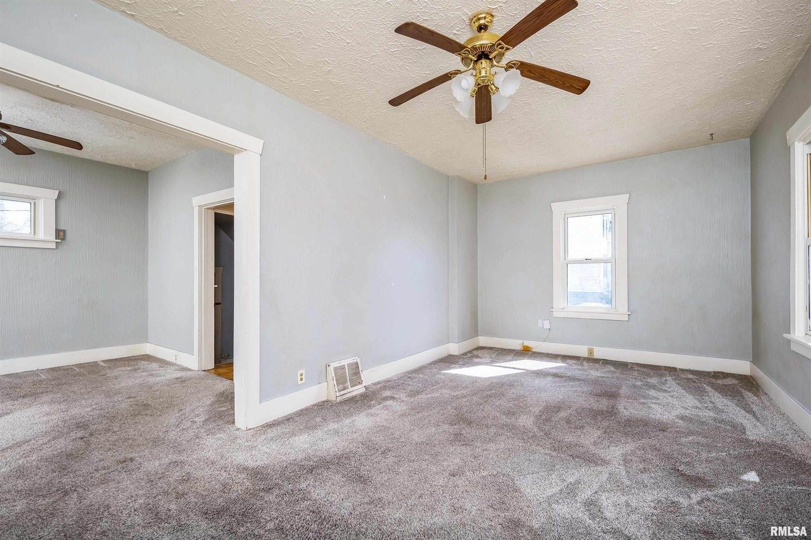 343 14TH Avenue, Moline, IL 61265