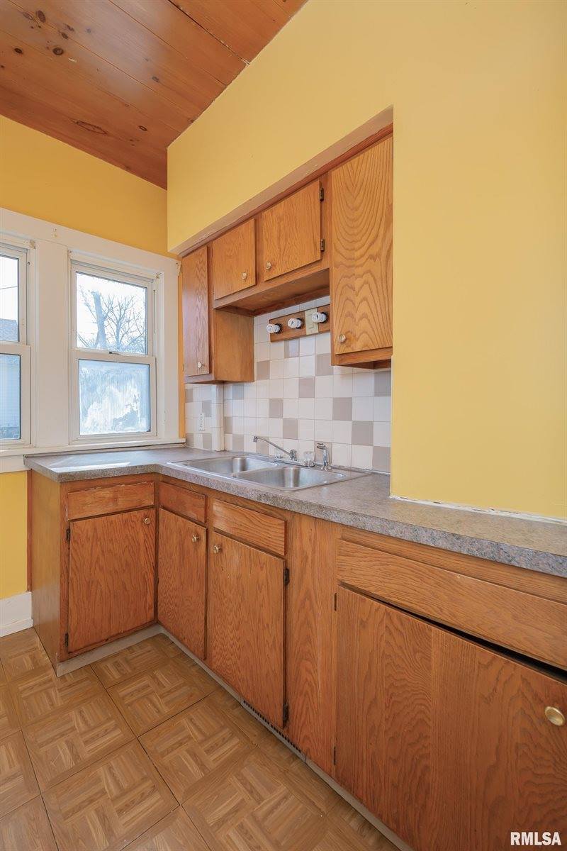 343 14TH Avenue, Moline, IL 61265