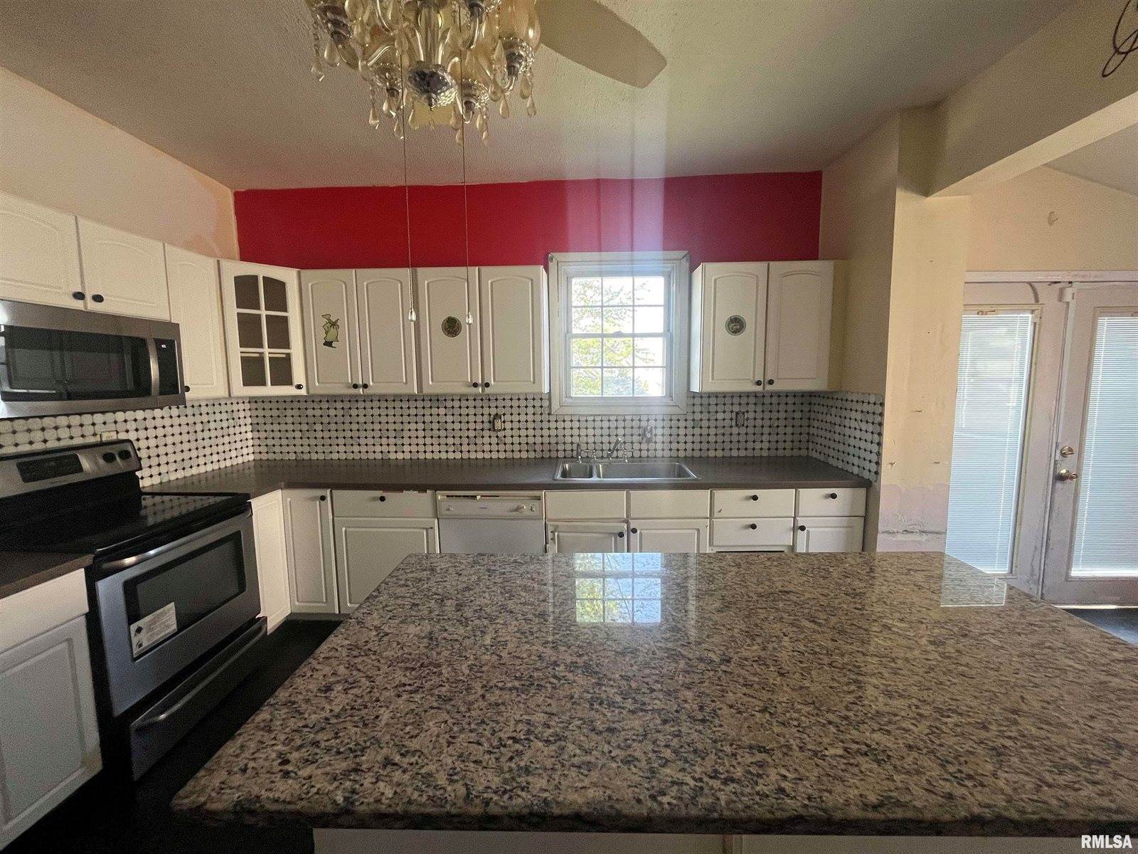 2507 8TH Avenue, Rock Island, IL 61201