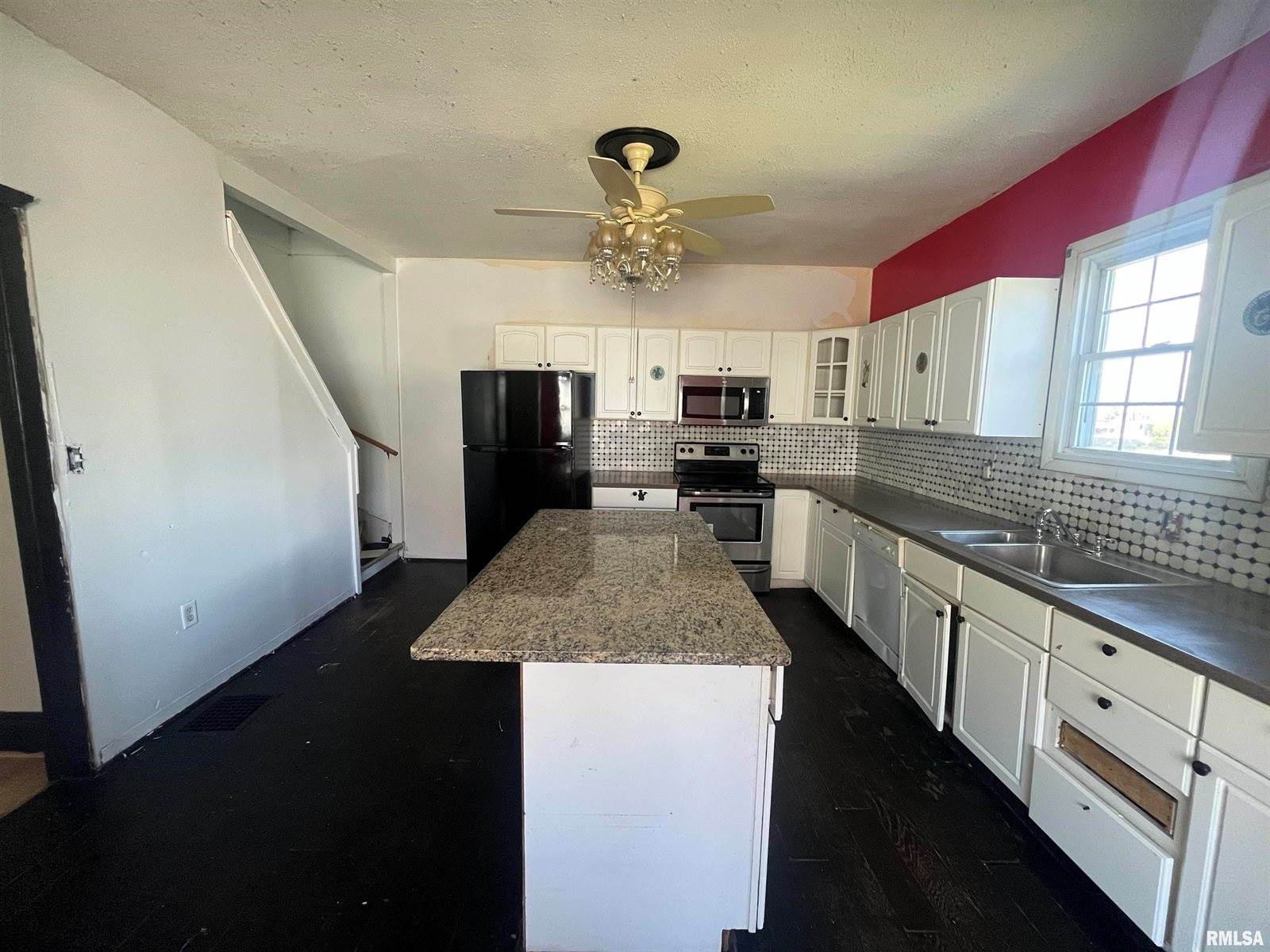 2507 8TH Avenue, Rock Island, IL 61201