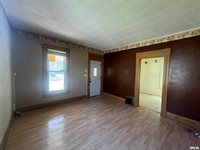 2507 8TH Avenue, Rock Island, IL 61201