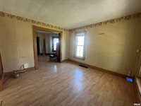 2507 8TH Avenue, Rock Island, IL 61201