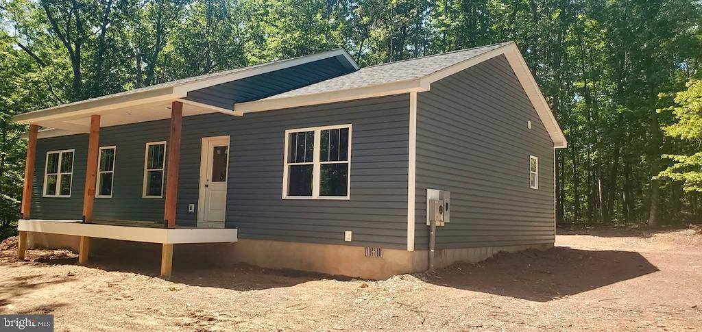 254 Green Oak Lane, Berkeley Springs, WV 25411