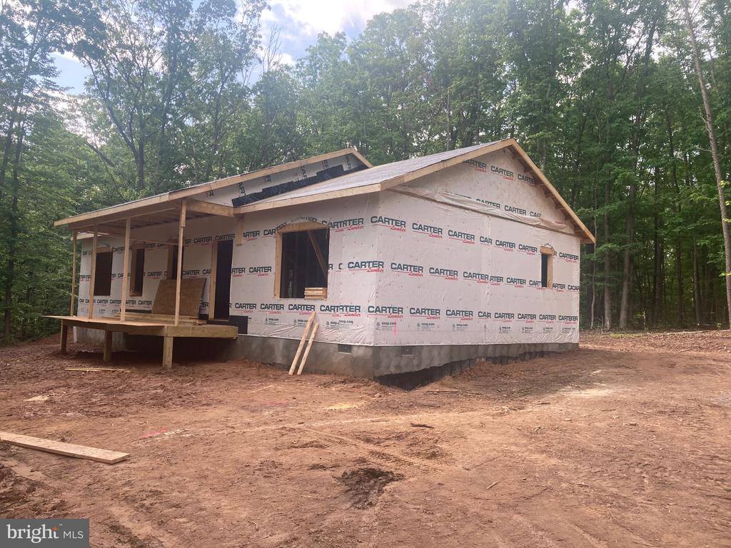 254 Green Oak Lane, Berkeley Springs, WV 25411