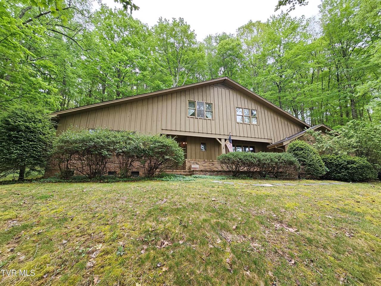 10 Tallapoosa Road, Johnson City, TN 37604