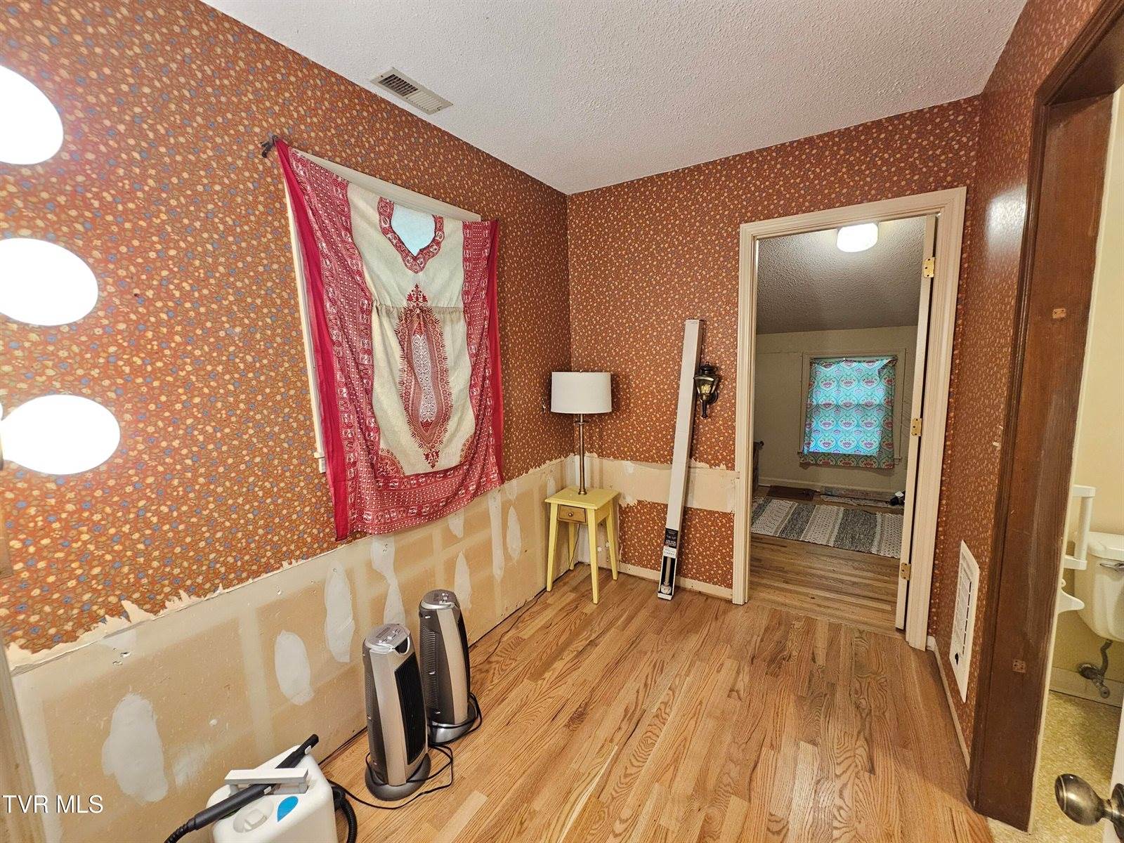 10 Tallapoosa Road, Johnson City, TN 37604